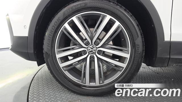 Volkswagen Tiguan 2023 — photo 5