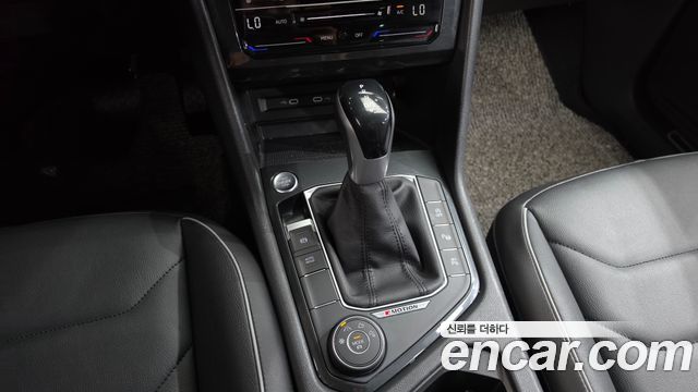 Volkswagen Tiguan 2023 — photo 12
