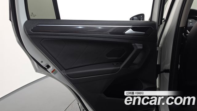 Volkswagen Tiguan 2023 — photo 15