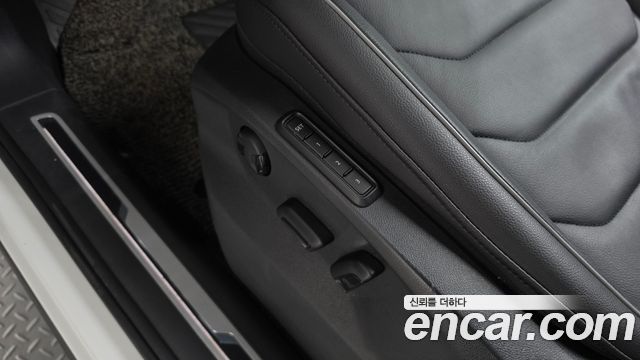 Volkswagen Tiguan 2023 — photo 30