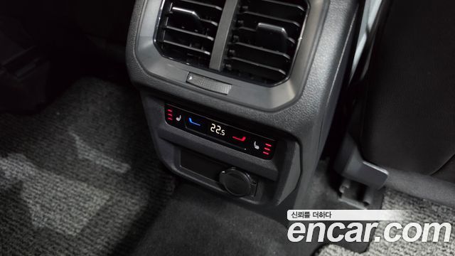 Volkswagen Tiguan 2023 — photo 34