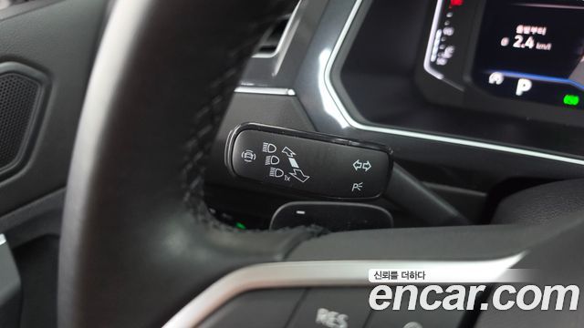 Volkswagen Tiguan 2023 — photo 36