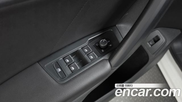 Volkswagen Tiguan 2023 — photo 37