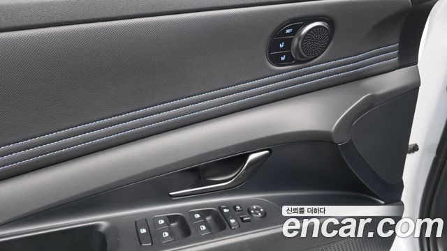 Hyundai AVANTE 2022 — photo 13