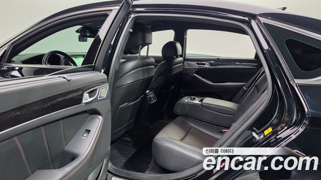 Genesis G80 2017 — photo 17