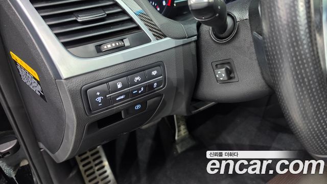 Genesis G80 2017 — photo 25