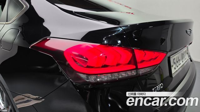 Genesis G80 2017 — photo 9