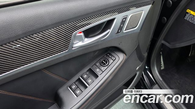 Genesis G80 2017 — photo 27