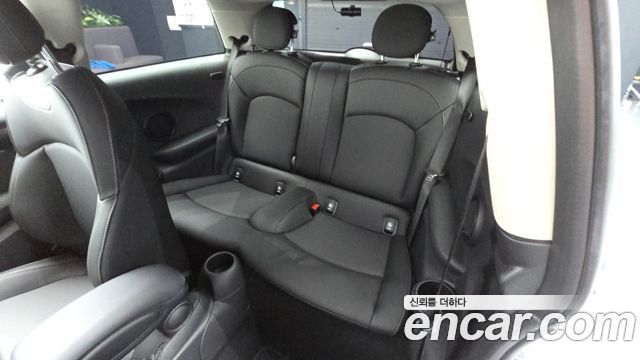 Mini Cooper 2022 — photo 17