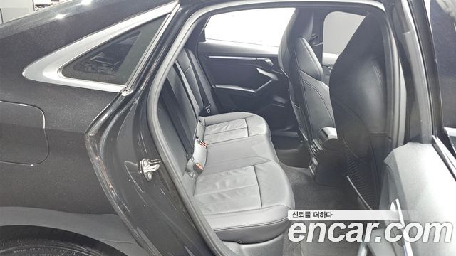 Audi A3 2022 — photo 11