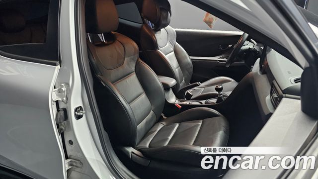 Hyundai Veloster 2019 — photo 18