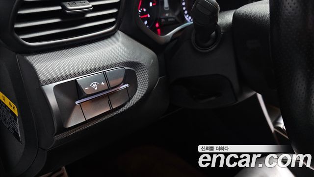 Hyundai Veloster 2019 — photo 24