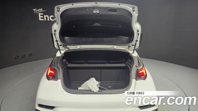 Hyundai Veloster 2019 — photo 26
