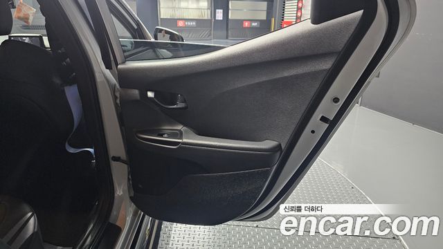 Hyundai Veloster 2019 — photo 15