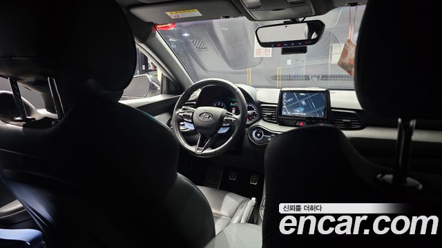 Hyundai Veloster 2019 — photo 16