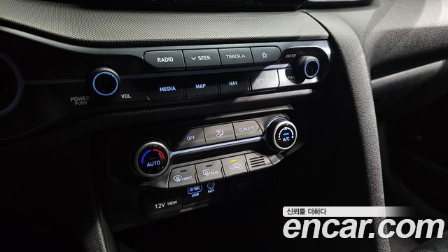 Hyundai Veloster 2019 — photo 31