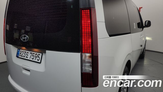 Hyundai Staria 2026 — photo 9