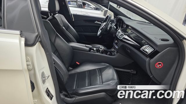 Mercedes-Benz CLS-Class 2012 — photo 11