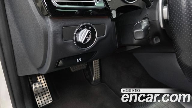 Mercedes-Benz CLS-Class 2012 — photo 18