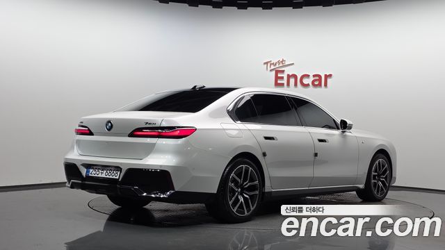 BMW 7-Series 2024 — photo 2