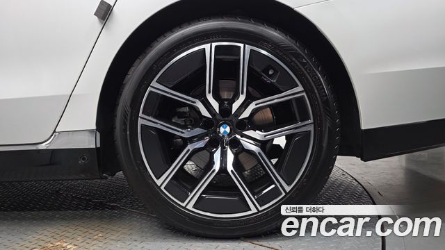 BMW 7-Series 2024 — photo 7