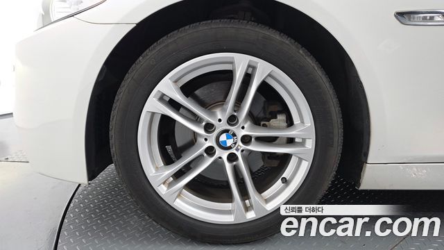 BMW 5-Series 2013 — photo 5