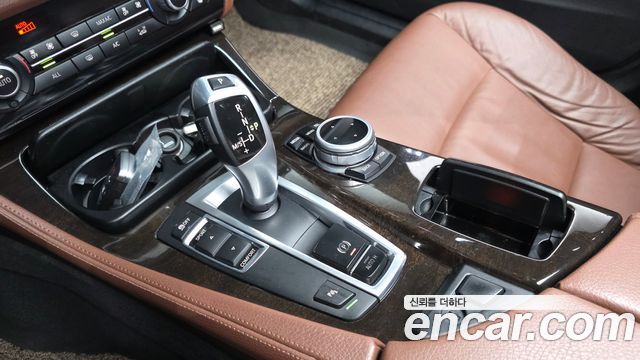 BMW 5-Series 2013 — photo 9