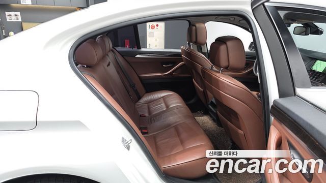 BMW 5-Series 2013 — photo 12