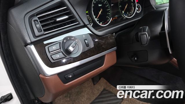 BMW 5-Series 2013 — photo 19