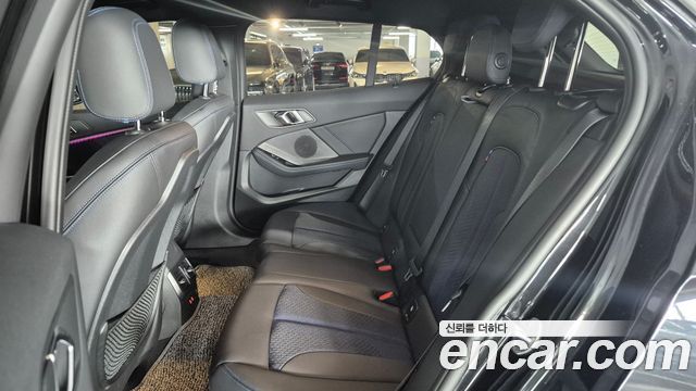 BMW 1-Series 2024 — photo 10