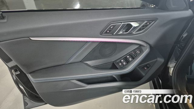 BMW 1-Series 2024 — photo 11