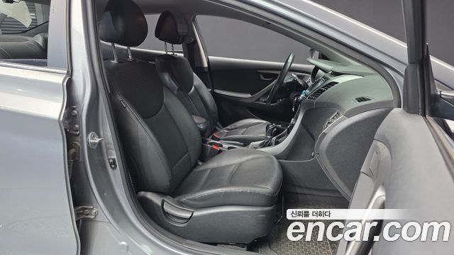 Hyundai AVANTE 2014 — photo 11