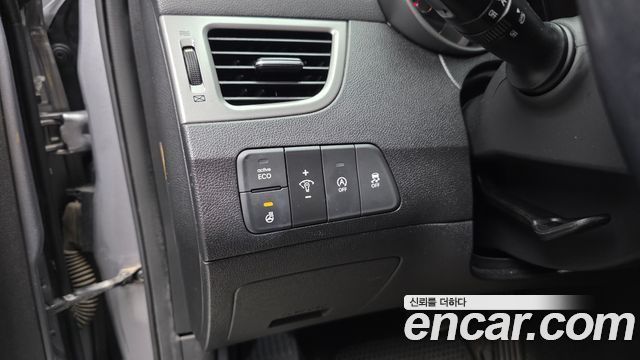 Hyundai AVANTE 2014 — photo 18