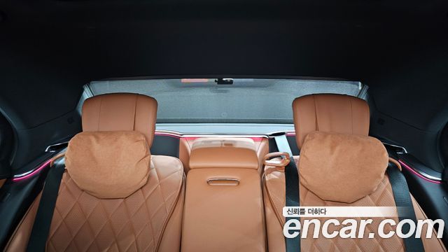 Mercedes-Benz S-Class 2024 — photo 18