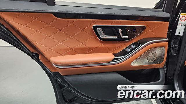 Mercedes-Benz S-Class 2024 — photo 15