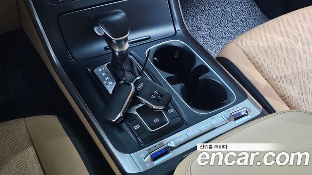 Kia Canival 2021 — photo 12