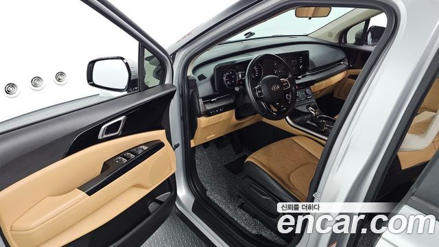 Kia Canival 2021 — photo 13