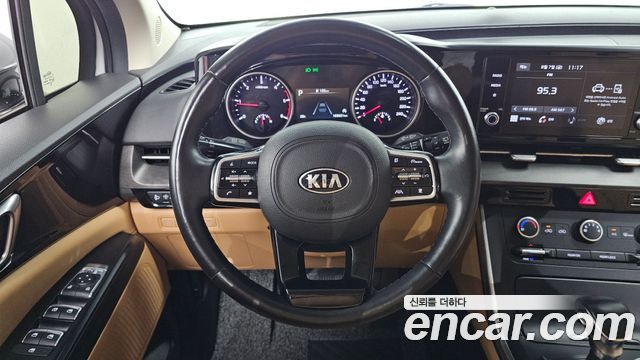 Kia Canival 2021 — photo 19
