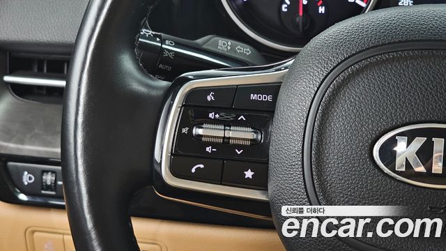 Kia Canival 2021 — photo 21