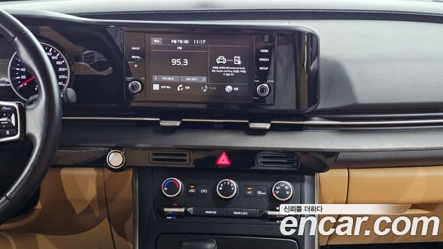 Kia Canival 2021 — photo 23