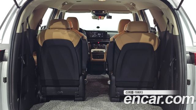Kia Canival 2021 — photo 26