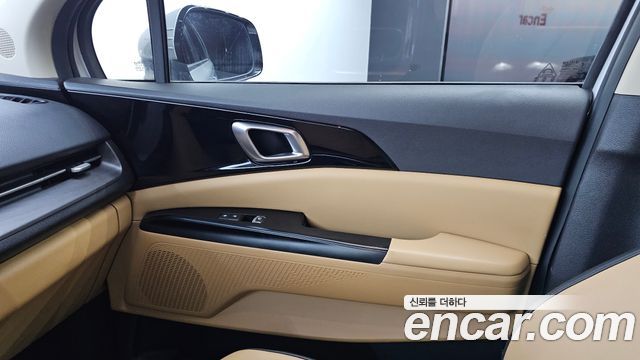 Kia Canival 2021 — photo 15