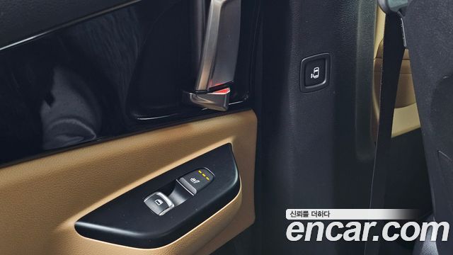 Kia Canival 2021 — photo 28