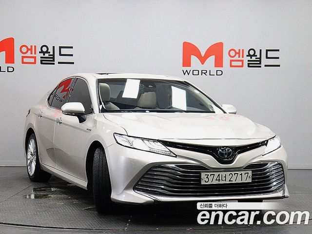 Toyota Camry 2018 — photo 3