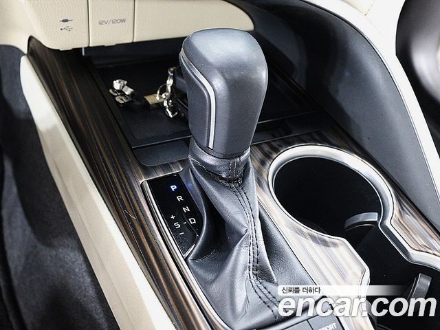 Toyota Camry 2018 — photo 9