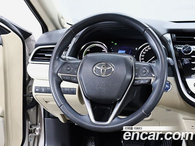 Toyota Camry 2018 — photo 12