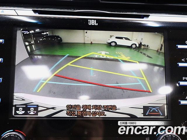 Toyota Camry 2018 — photo 14