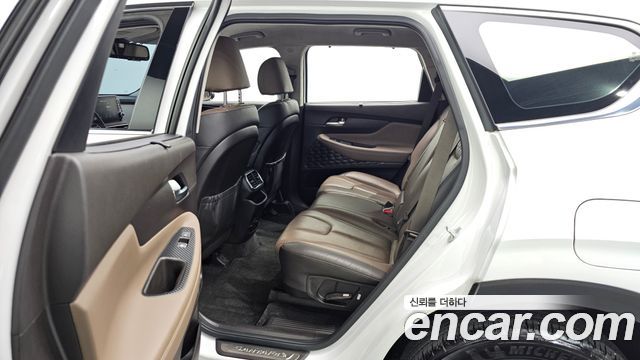 Hyundai Santafe 2019 — photo 11