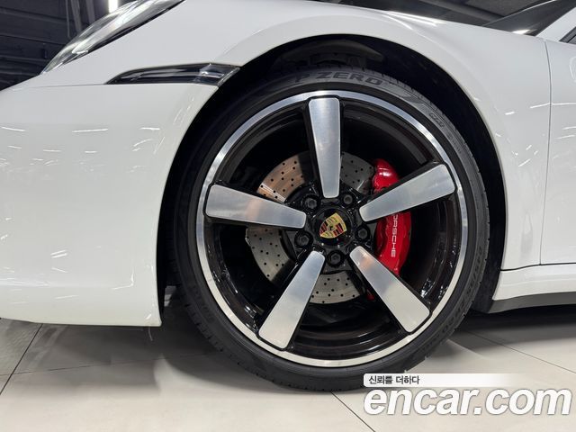 Porsche 911 2021 — photo 5