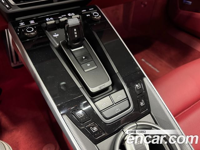 Porsche 911 2021 — photo 9